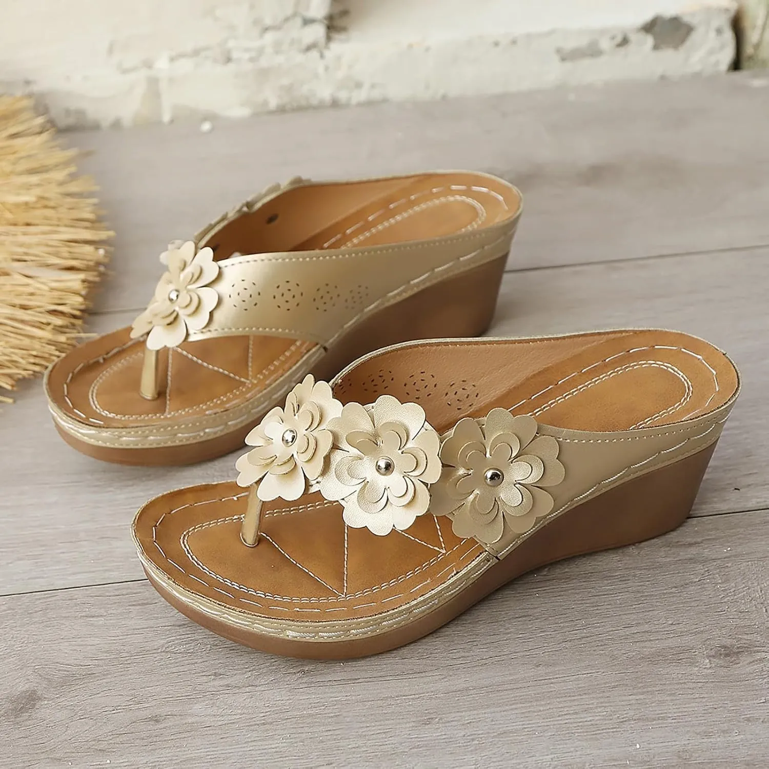 Summer Sandals for Women Platform Flip Flops Arch Support Sandals Fashion Flowers Slip On Flip Flops 2025